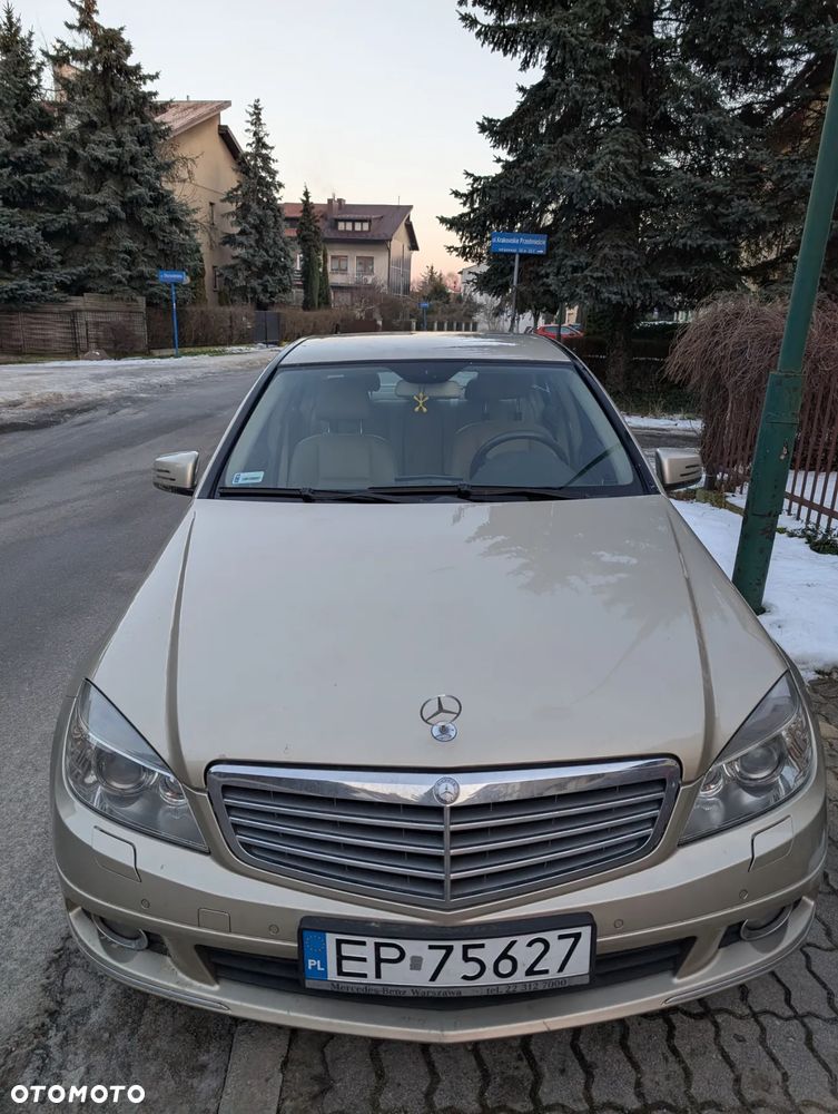 Mercedes-Benz Klasa C 220 CDI DPF Automatik BlueEFFICIENCY Avantgarde - 14