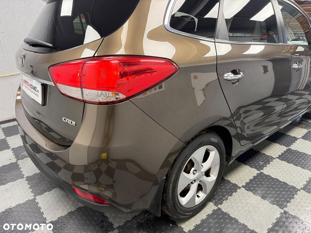 Kia Carens - 25