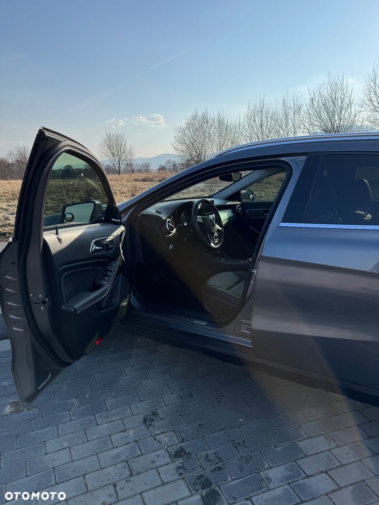 Mercedes-Benz GLA 250 7G-DCT Activity Edition - 15
