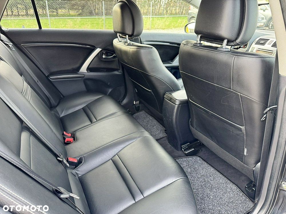 Toyota Avensis - 12