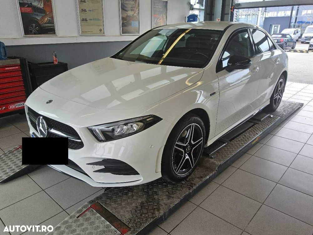 Mercedes-Benz A 250 e Sedan 8G-DCT Lim. AMG Line Advanced - 1