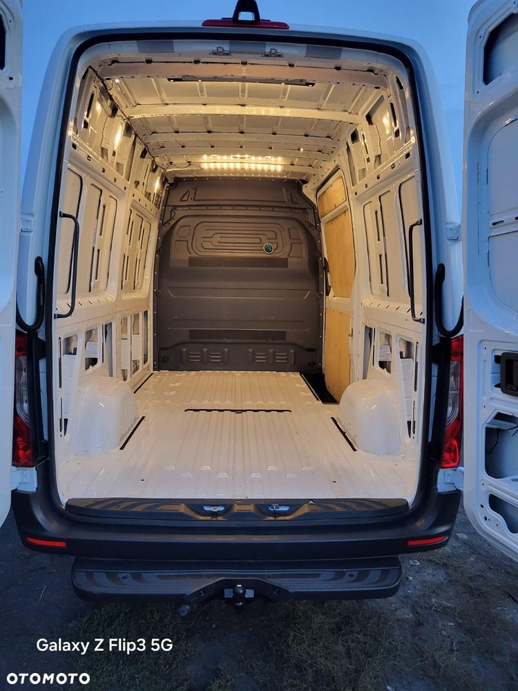 Mercedes-Benz SPRINTER - 17