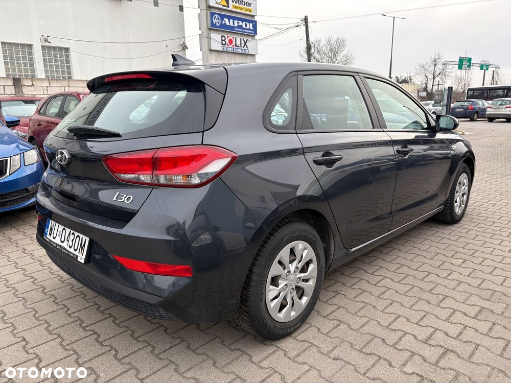 Hyundai i30 1.5 DPI Classic + - 6