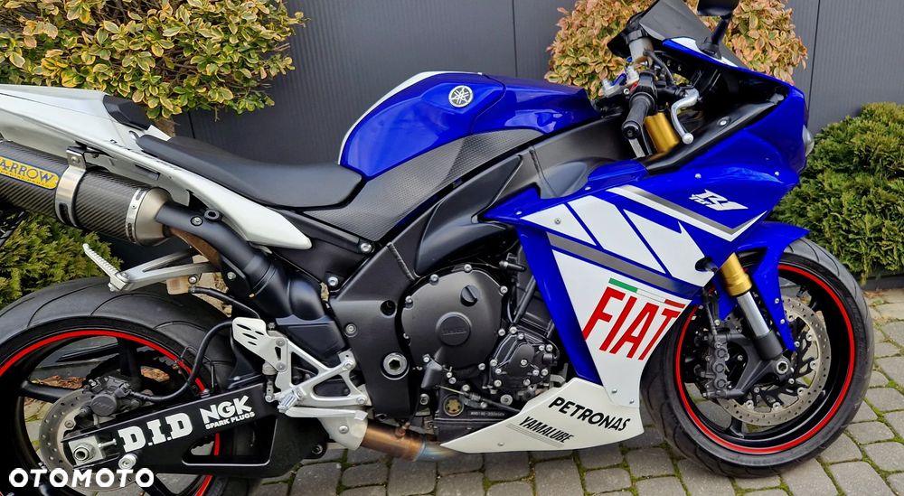 Yamaha R1 - 14