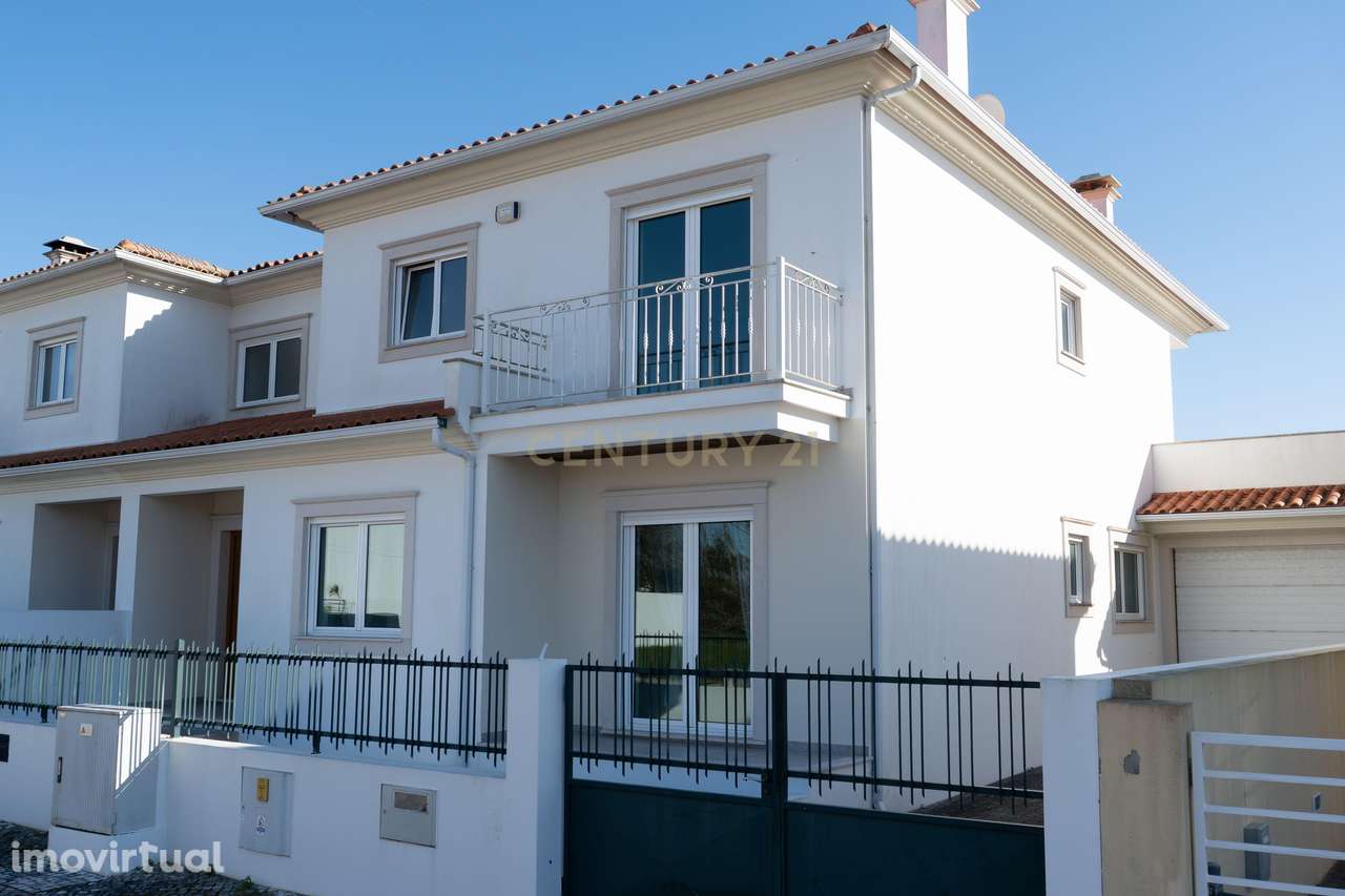 Espetacular Moradia T4 em Marinha Grande, Leiria - Grande imagem: 3/37