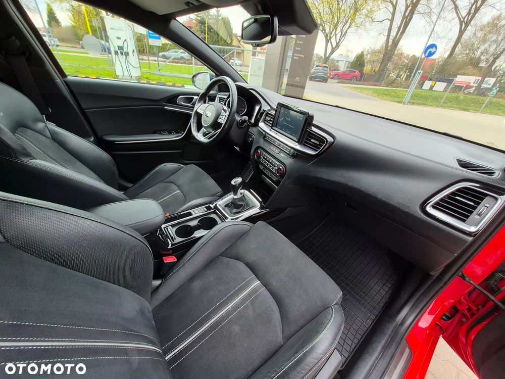 Kia ProCeed 1.4 T-GDI GT Line - 16