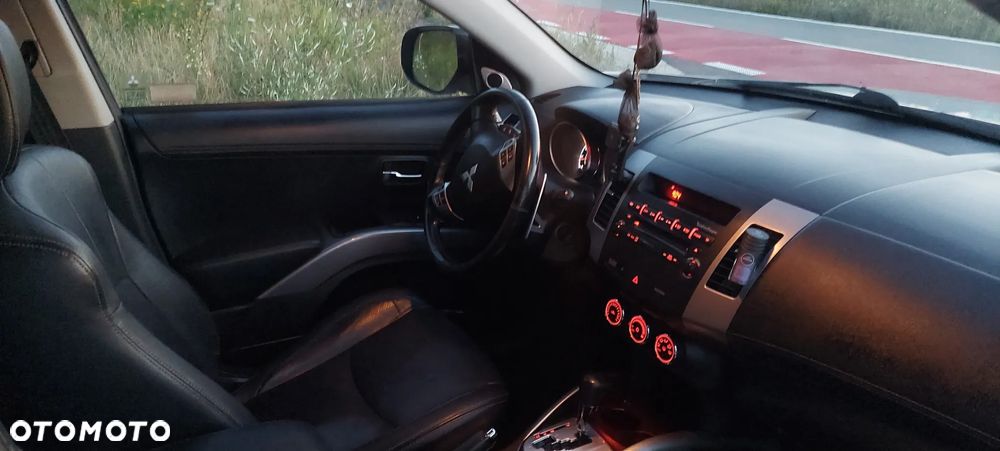 Mitsubishi Outlander 2.4 Intense + EU5 CVT - 25