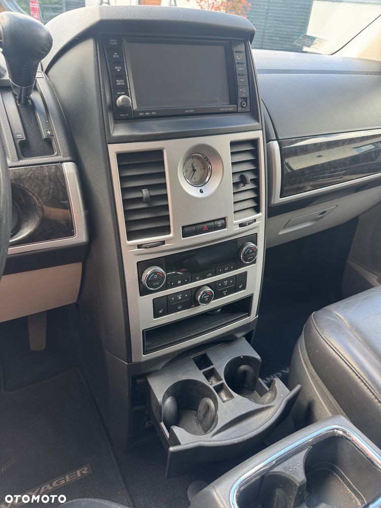 Chrysler Grand Voyager 2.8 CRD Limited - 12