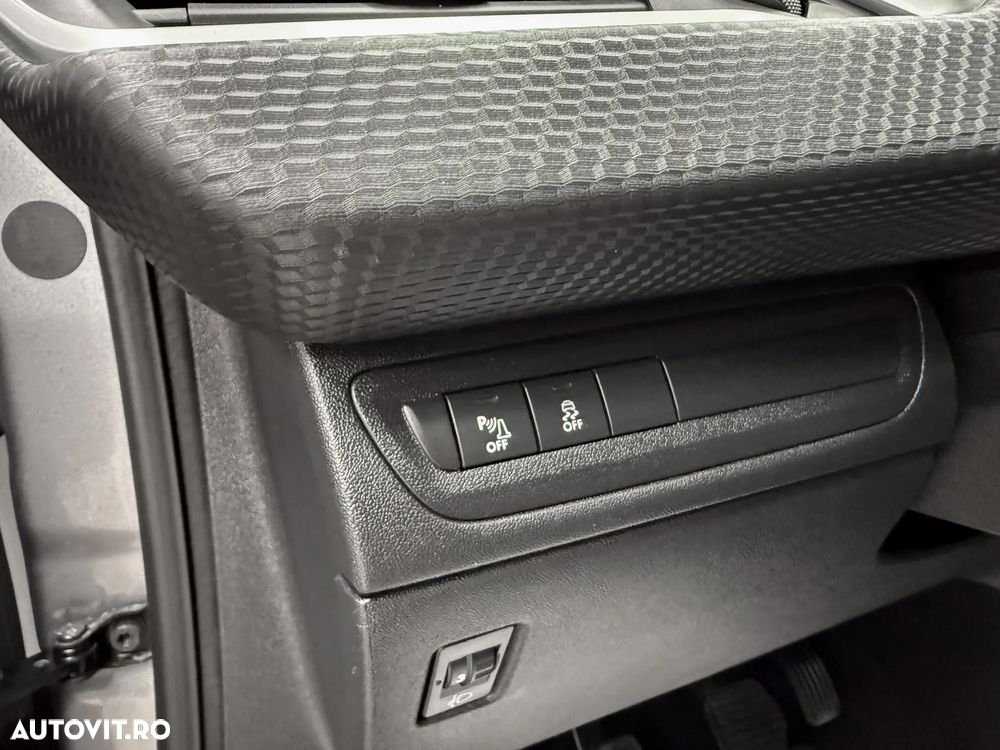 Peugeot 2008 1.2 L PureTech Active - 27