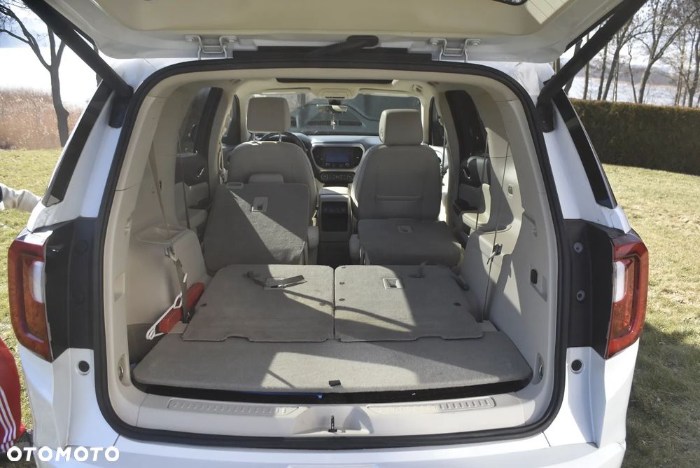 GMC Acadia - 13