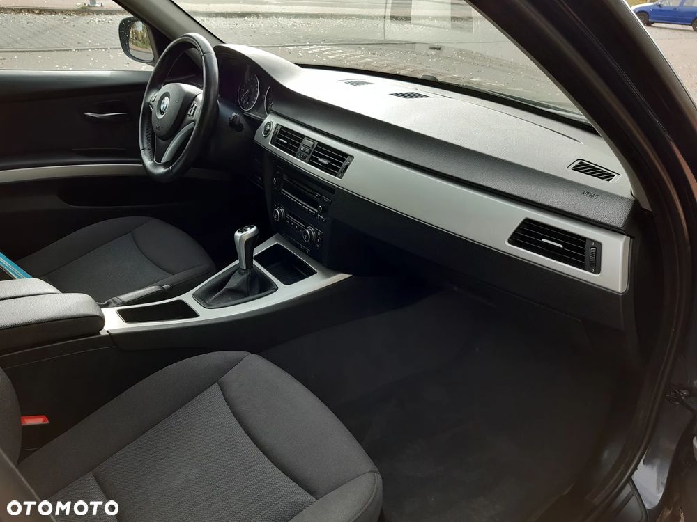 BMW Seria 3 318i Edition Lifestyle - 15