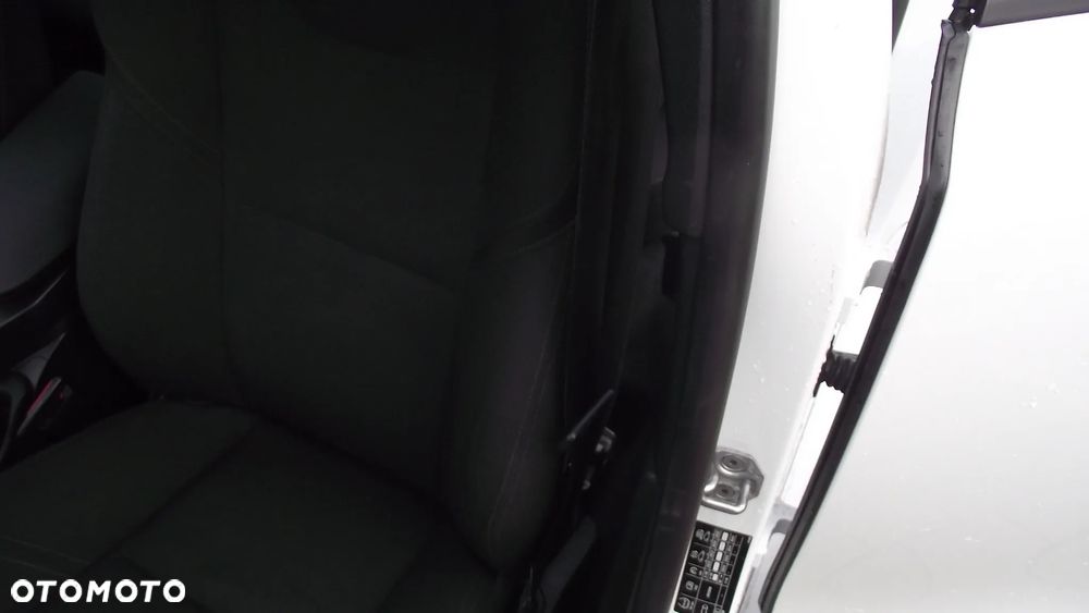 Volvo V40 T2 Kinetic - 29