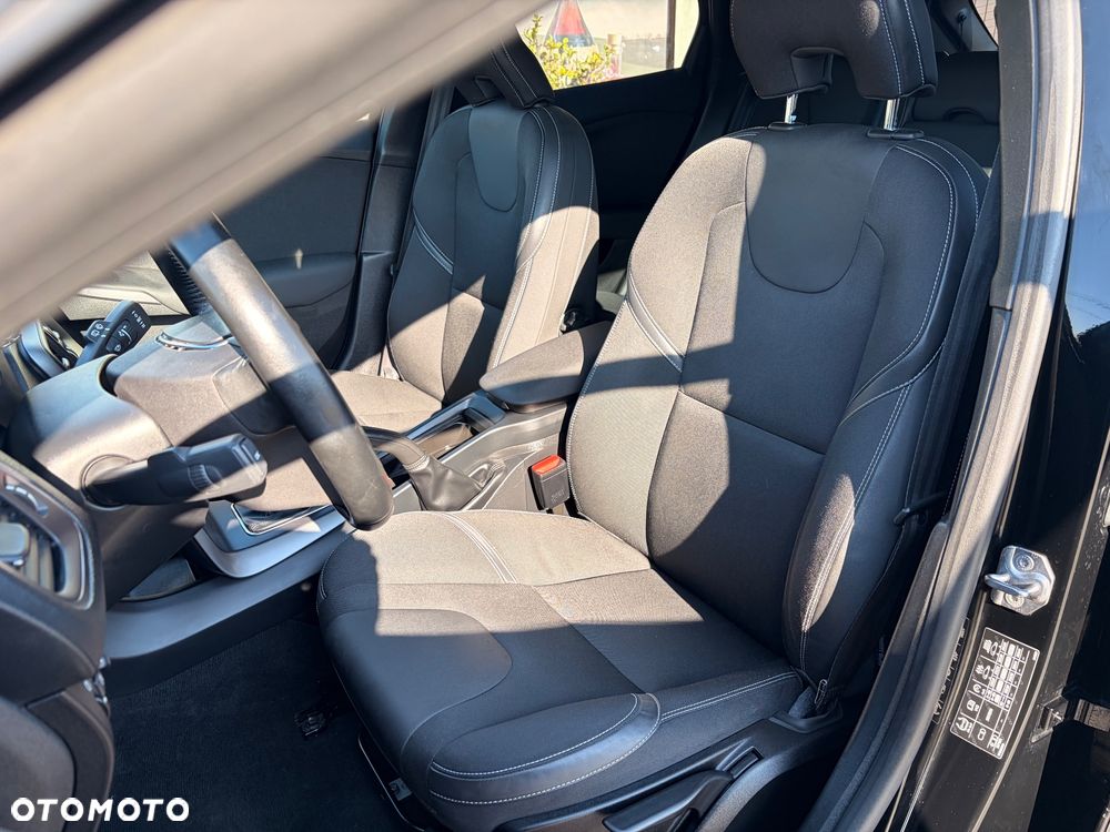 Volvo V40 - 8
