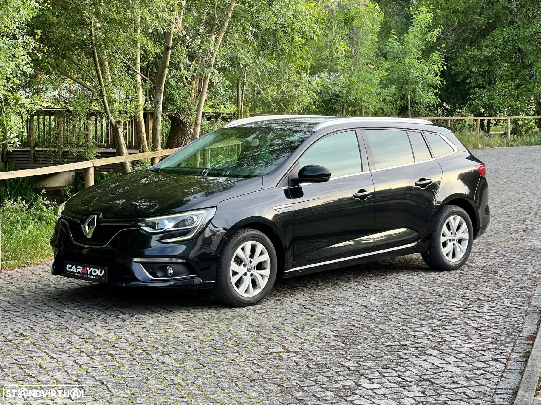 Renault Mégane Sport Tourer 1.3 TCe Limited - 4