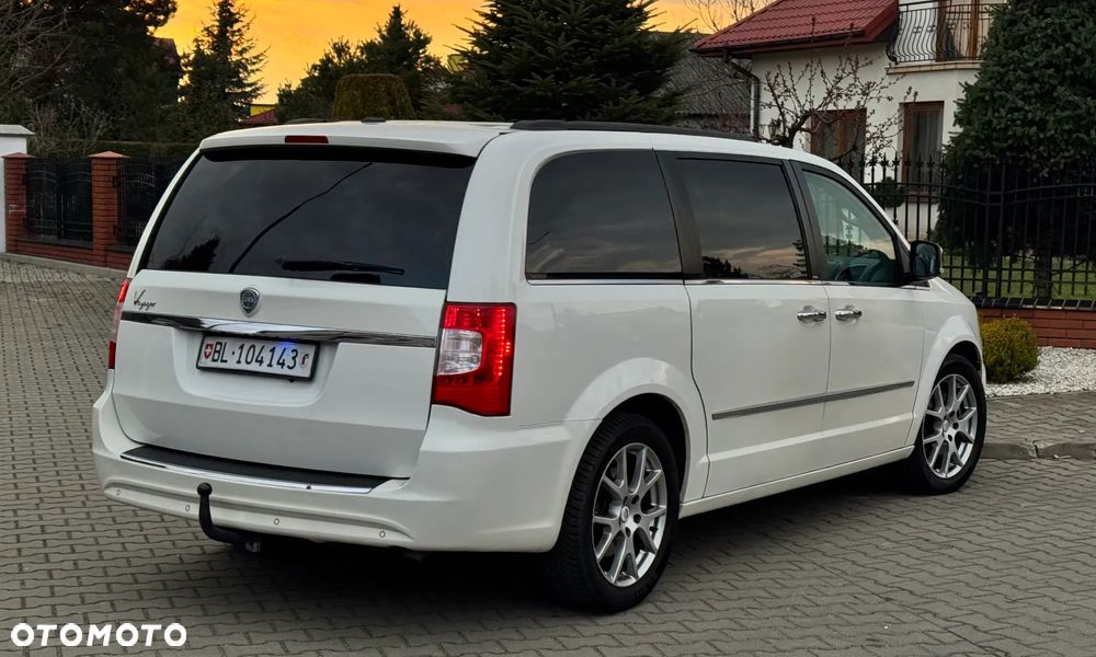 Lancia Voyager 2.8 Multijet 16v Platinum - 14