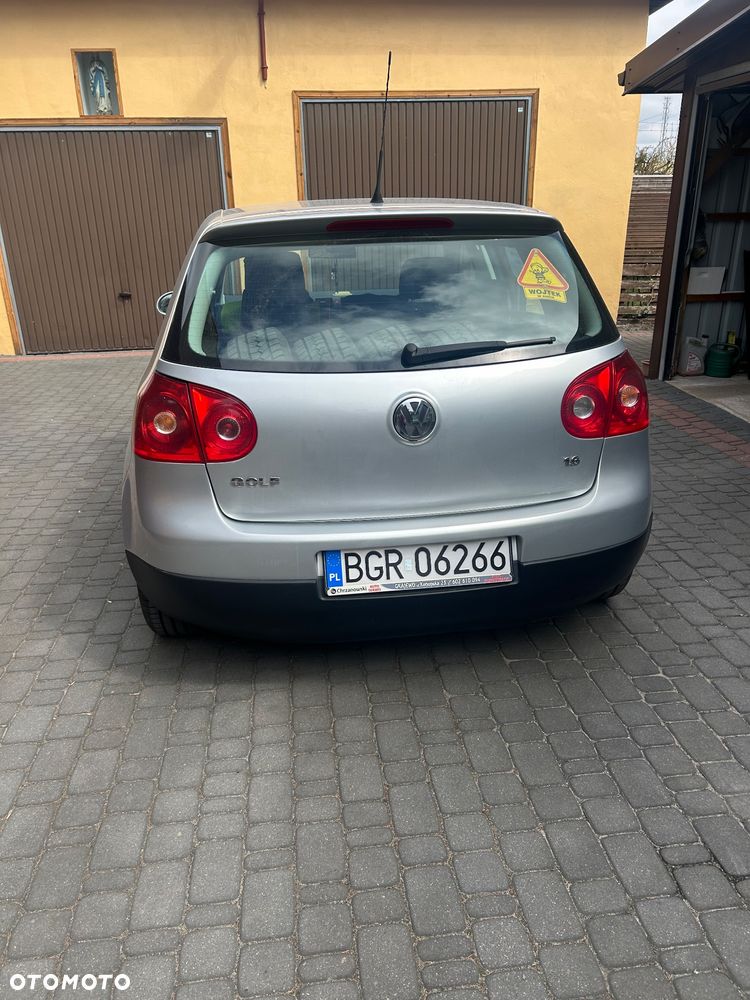 Volkswagen Golf 1.6 Comfortline - 6