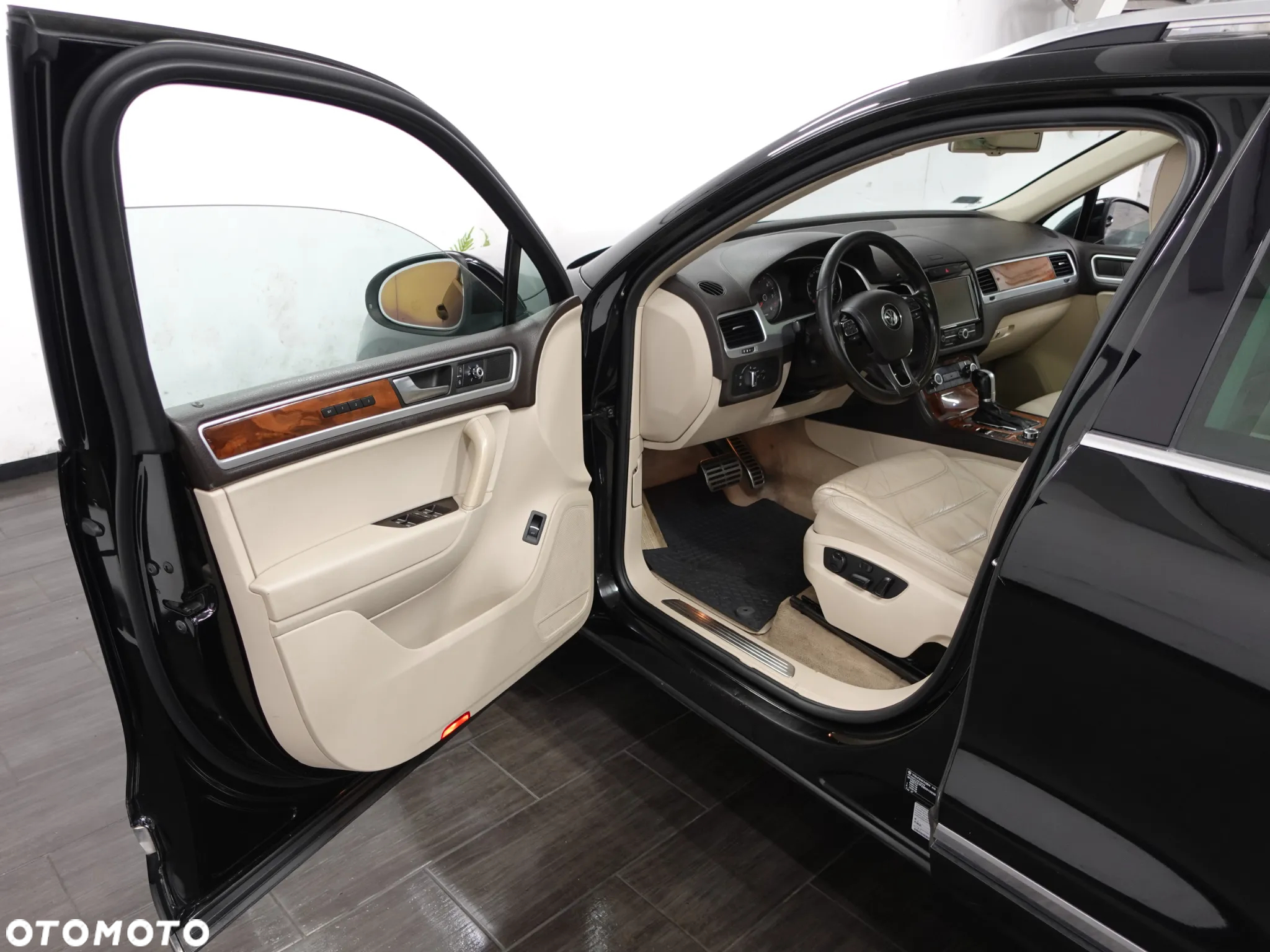 Volkswagen Touareg 4.2 V8 TDI DPF Automatik Exclusive - 17