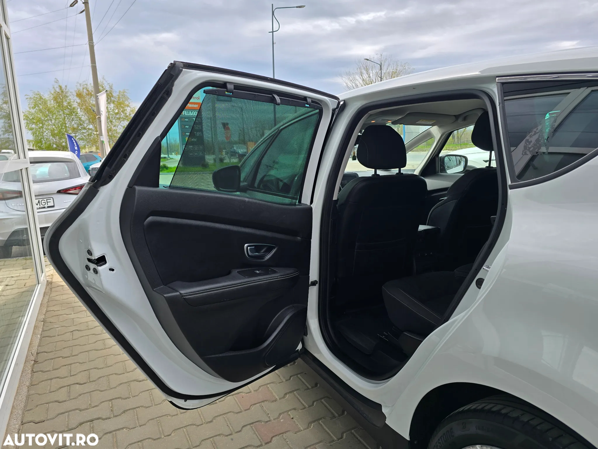 Renault Scenic BLUE dCi 120 LIMITED - 14