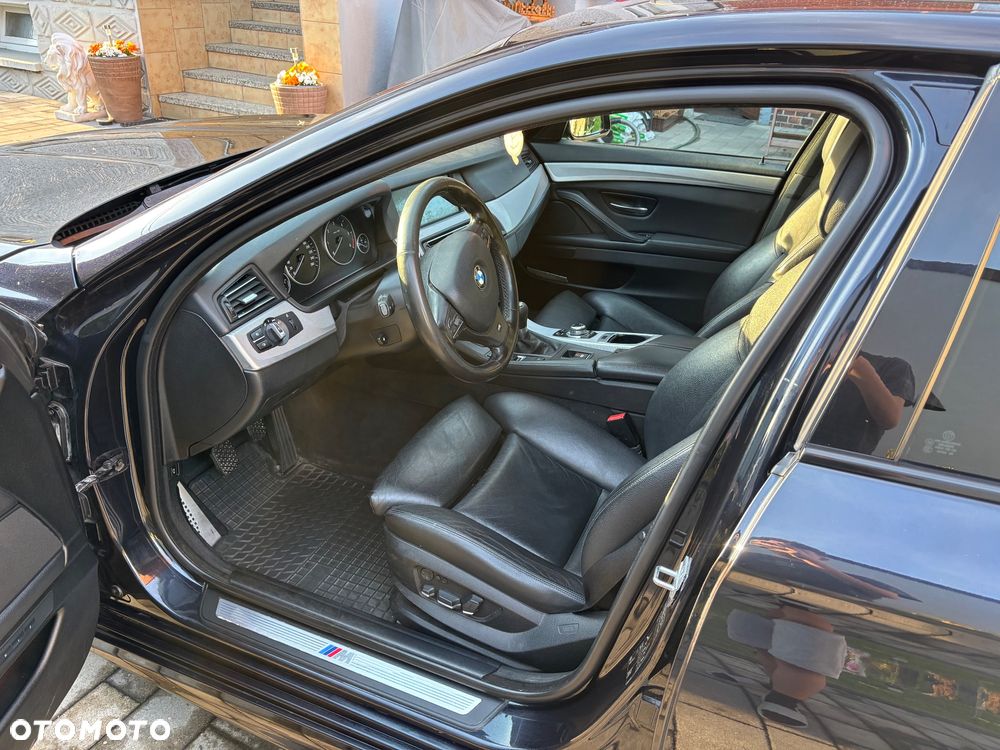 BMW Seria 5 530d Luxury Line - 13