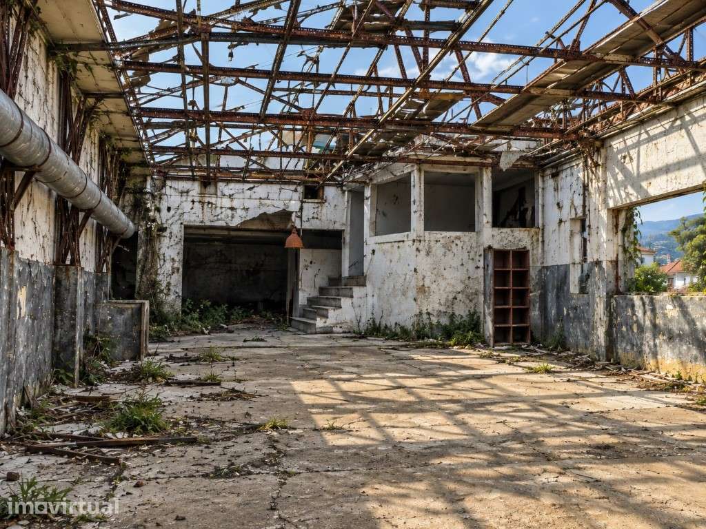 Armazém com 1140 m² no centro histórico da Covilhã, junto à UBI - Grande imagem: 2/10