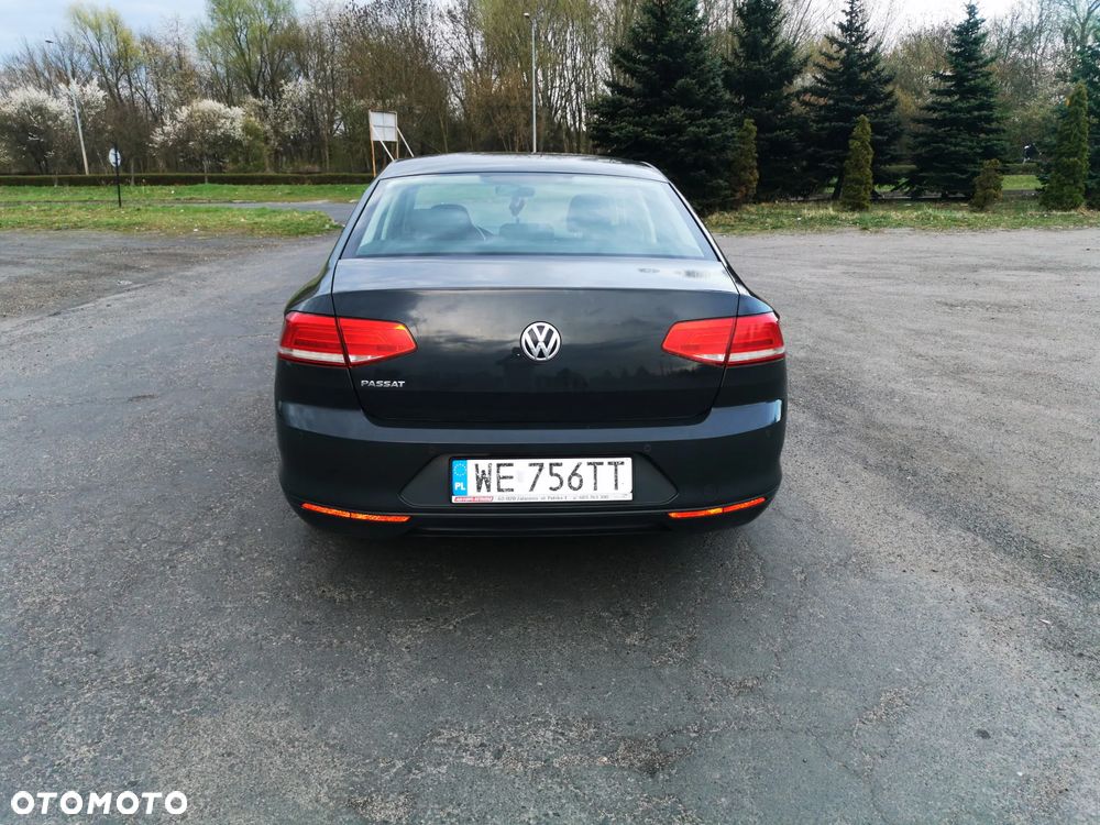 Volkswagen Passat 2.0 TDI SCR Trendline - 4