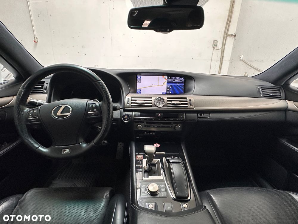 Lexus LS 600h F Sport - 28