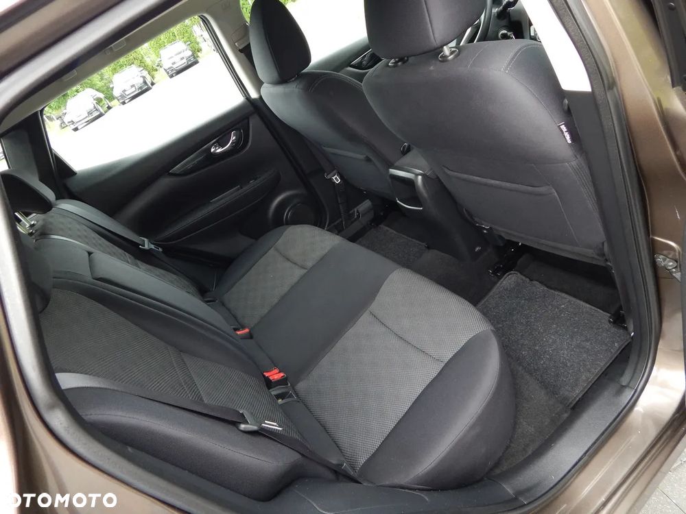 Nissan Qashqai 1.2 DIG-T N-Vision - 12