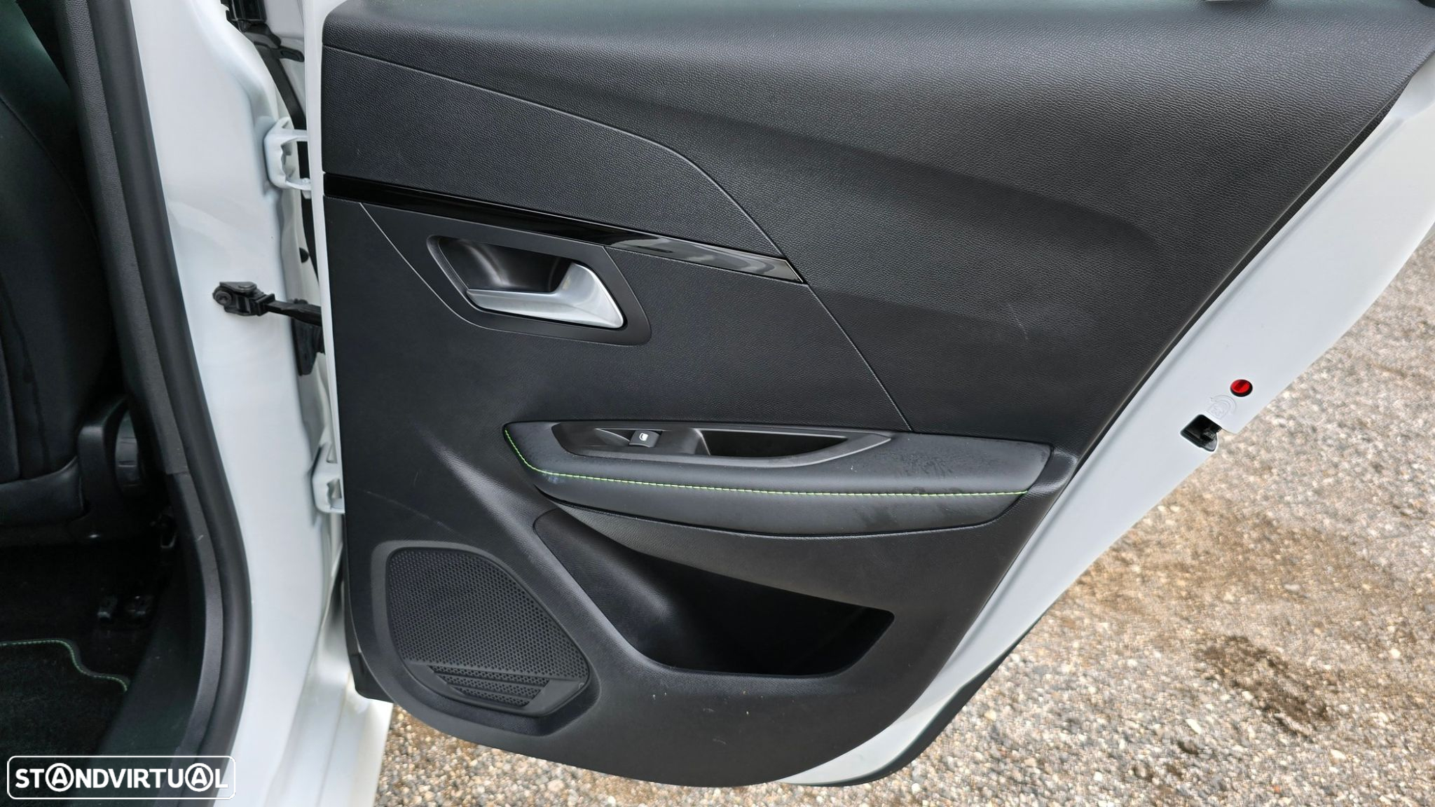 Peugeot e-208 GT - 56
