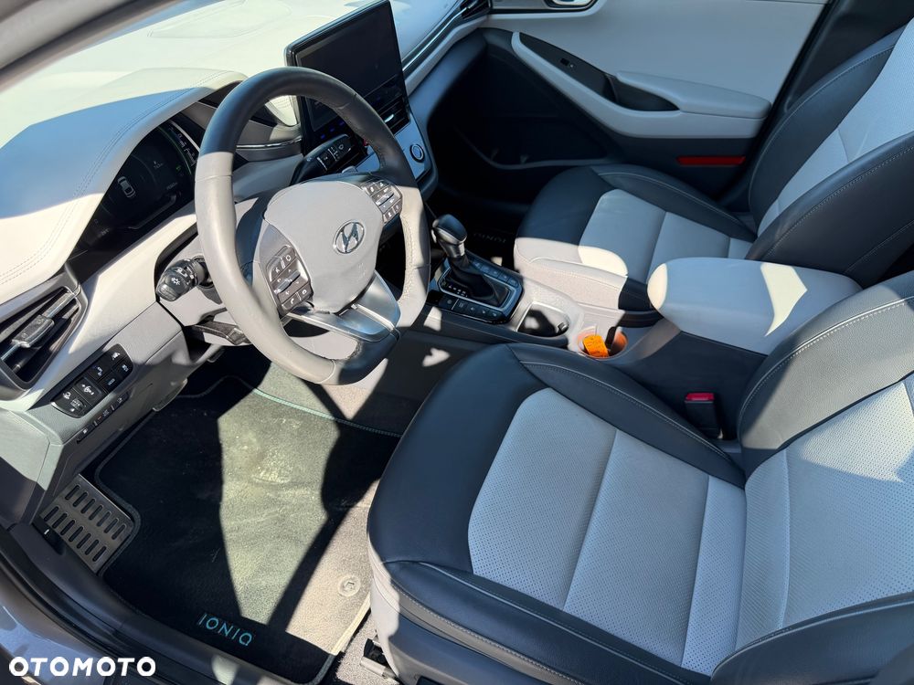 Hyundai IONIQ 1.6 GDI Premium - 24