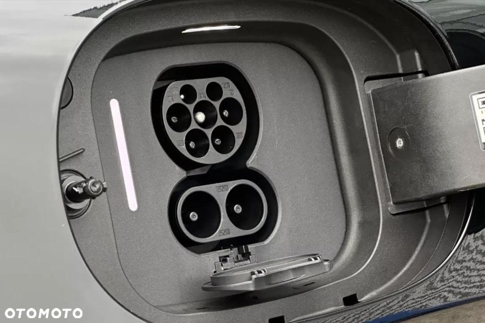 Mercedes-Benz GLB 250+ EQ - 23