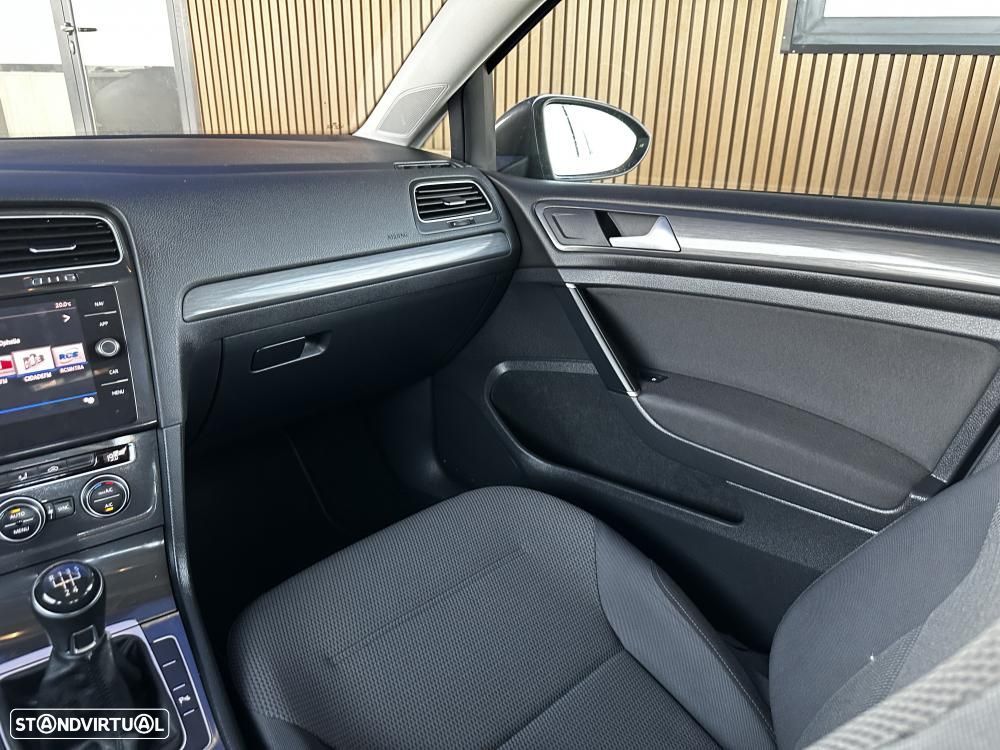 VW Golf Variant 1.6 TDi Confortline - 37