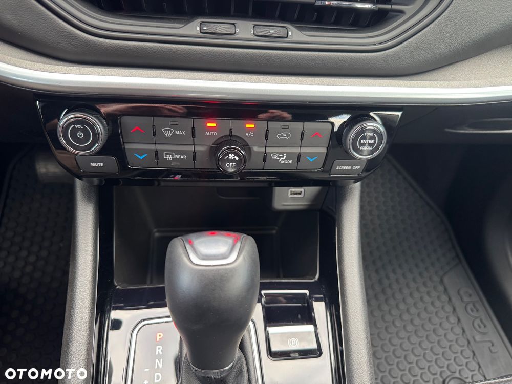 Jeep Compass 1.5 GSE T4 48V e-Hybrid Automatik Night Eagle - 21