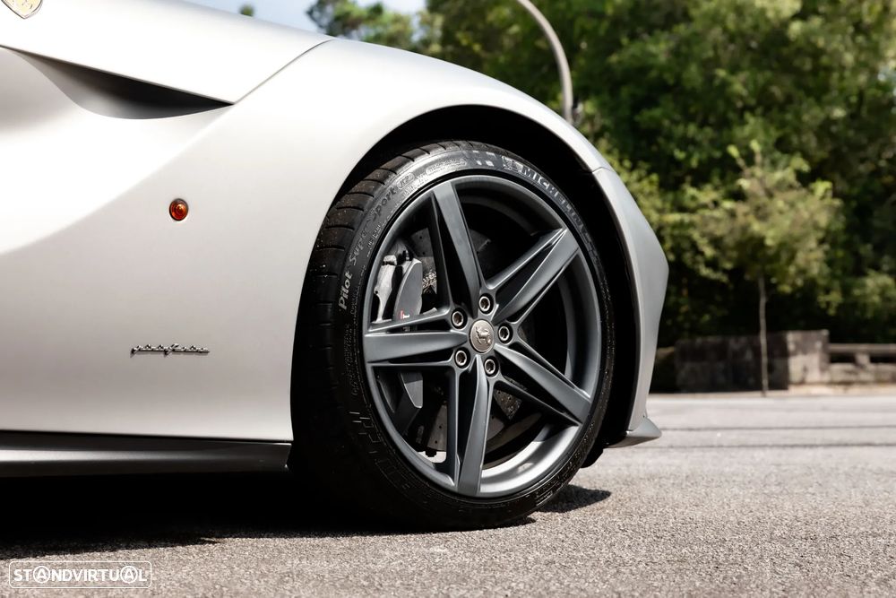 Ferrari F12 Berlinetta Hele - 7