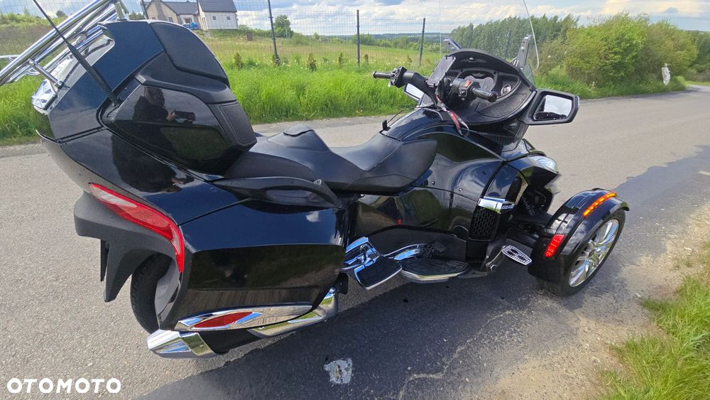 Can-Am Spyder - 18