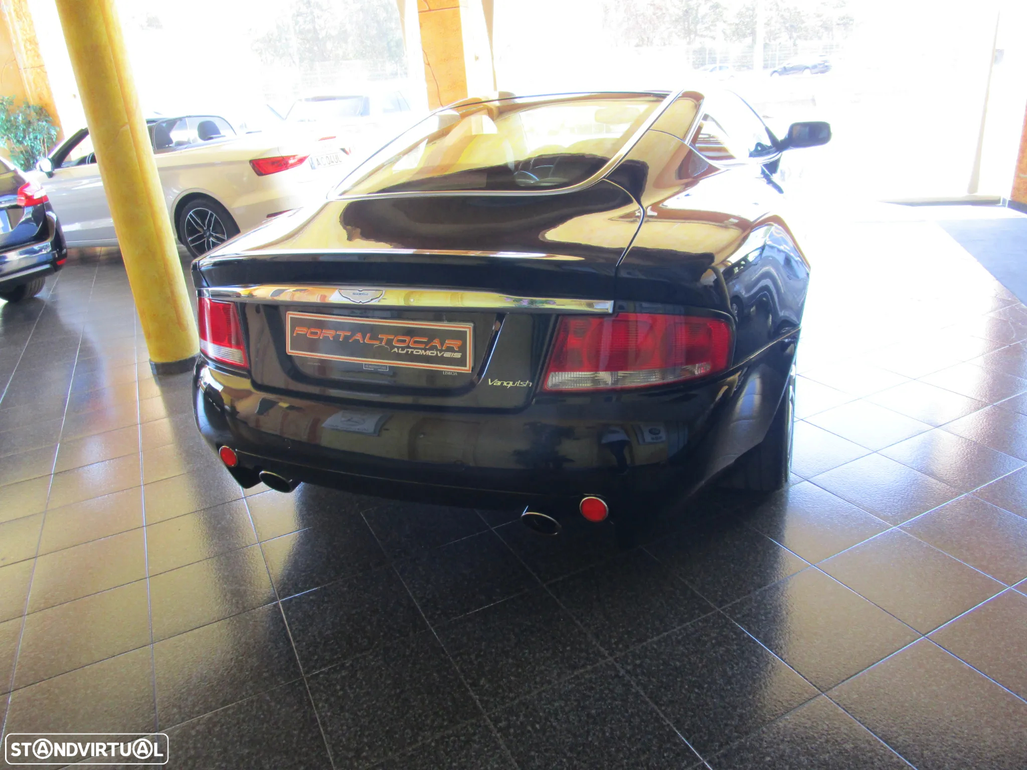Aston Martin Vanquish - 7