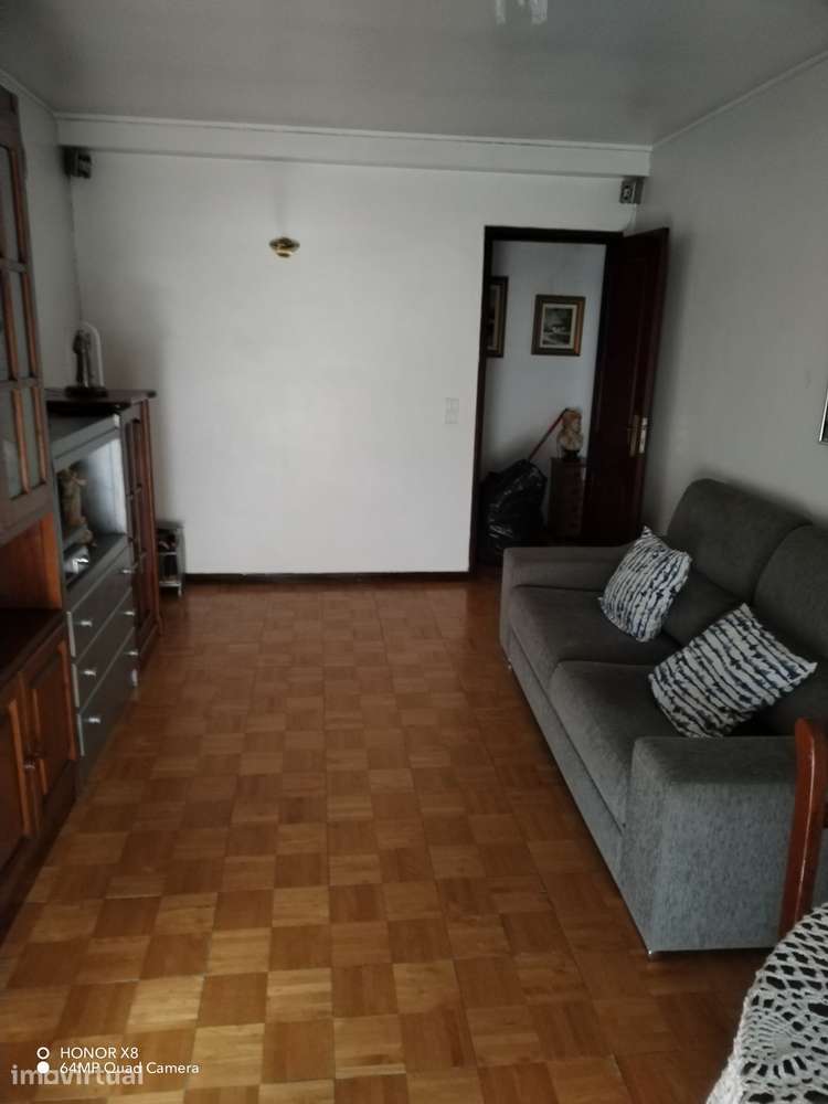 T1+1 em Matosinhos | Cozinha remodelada | Boa exposição solar - Grande imagem: 3/12