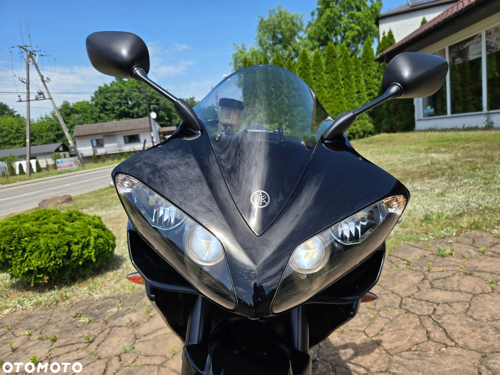 Yamaha R1 - 17