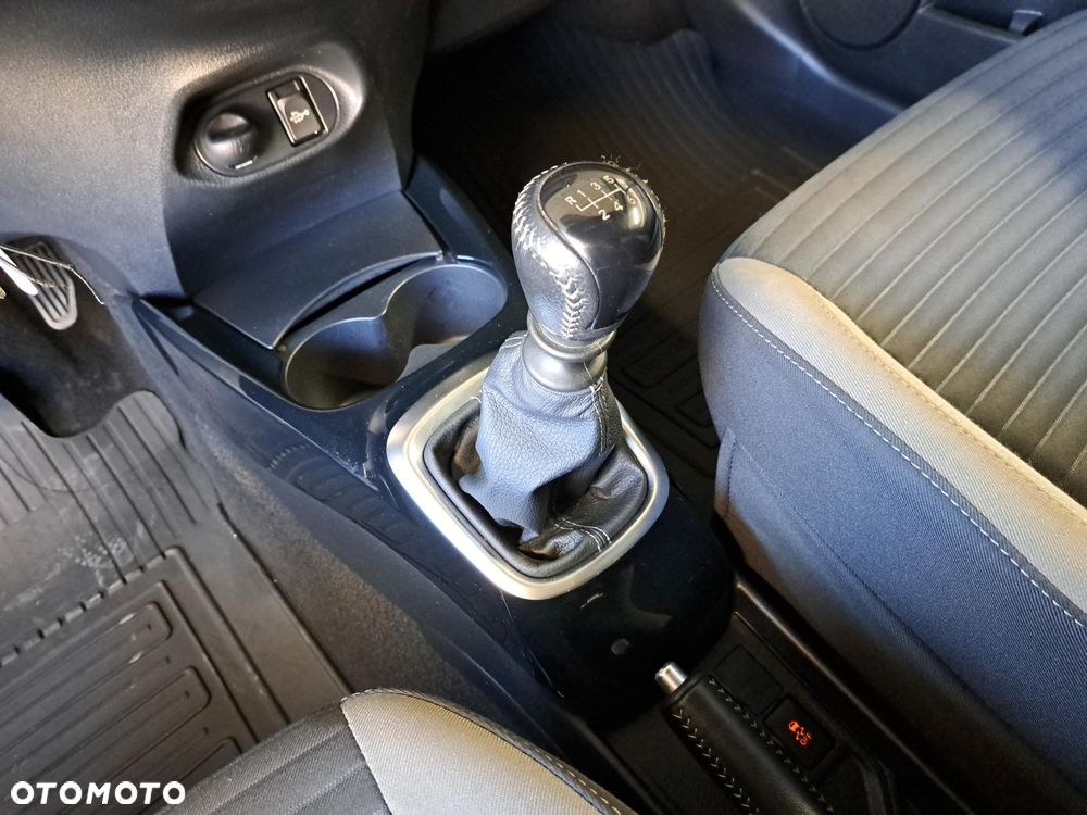 Toyota Yaris 1.33 Selection Platinum - 27