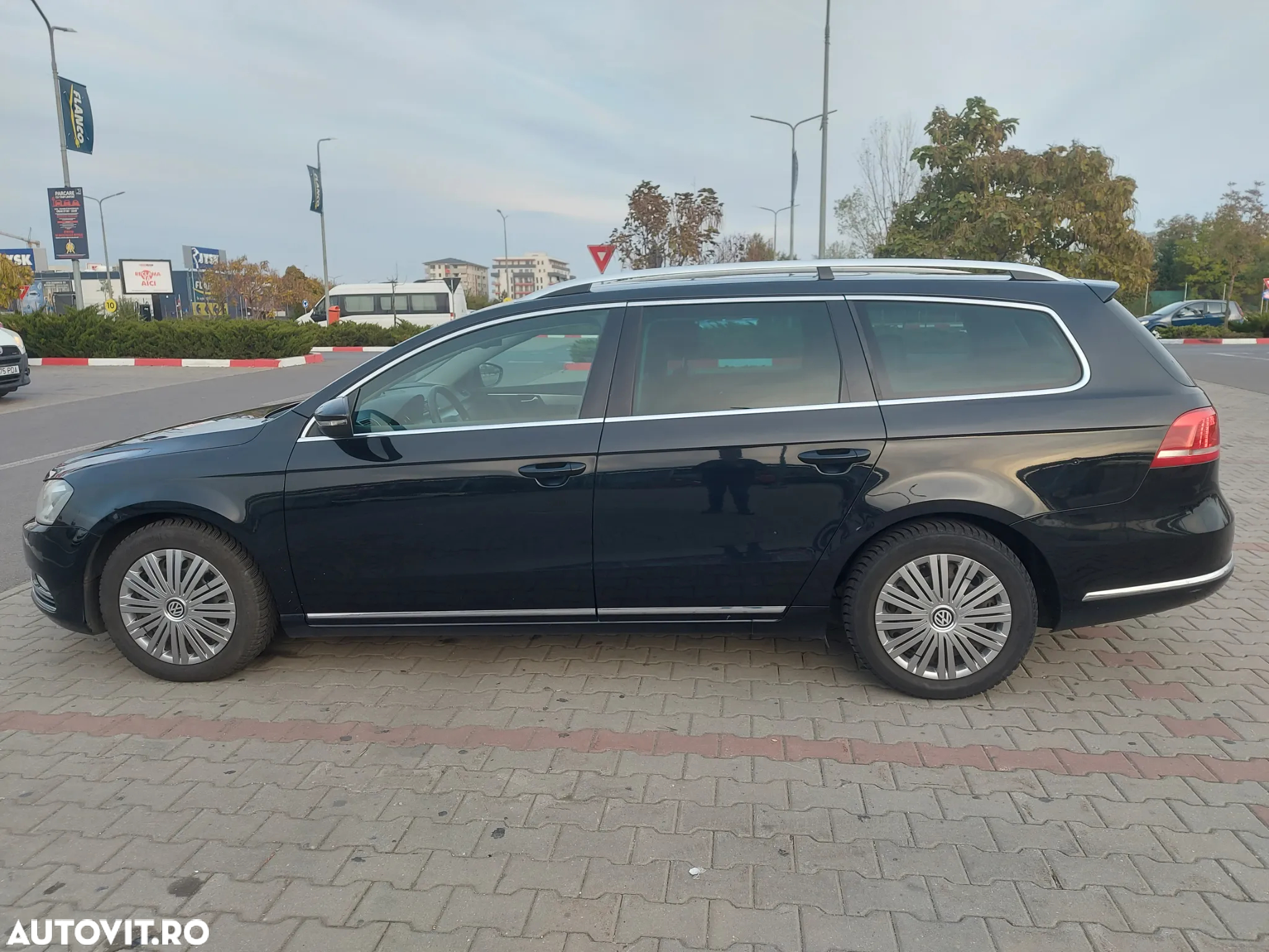 Volkswagen Passat 2.0 TDI Highline - 11