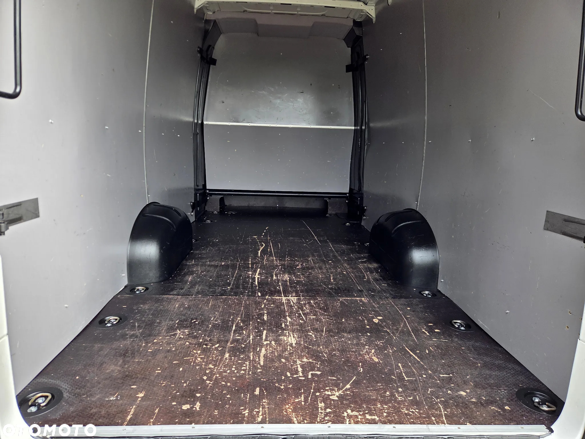 Volkswagen Crafter - 21