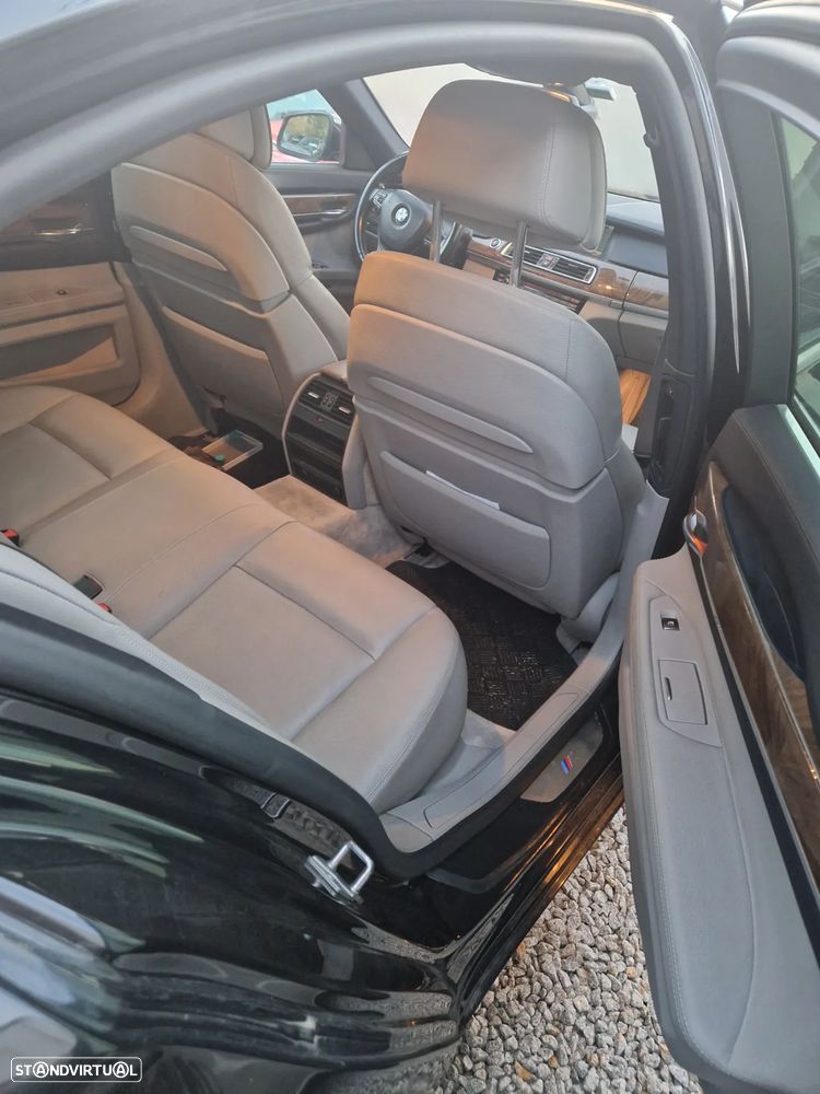 BMW 740 d Pack M - 5