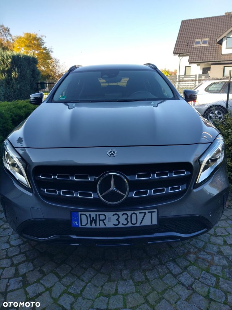 Mercedes-Benz GLA - 1