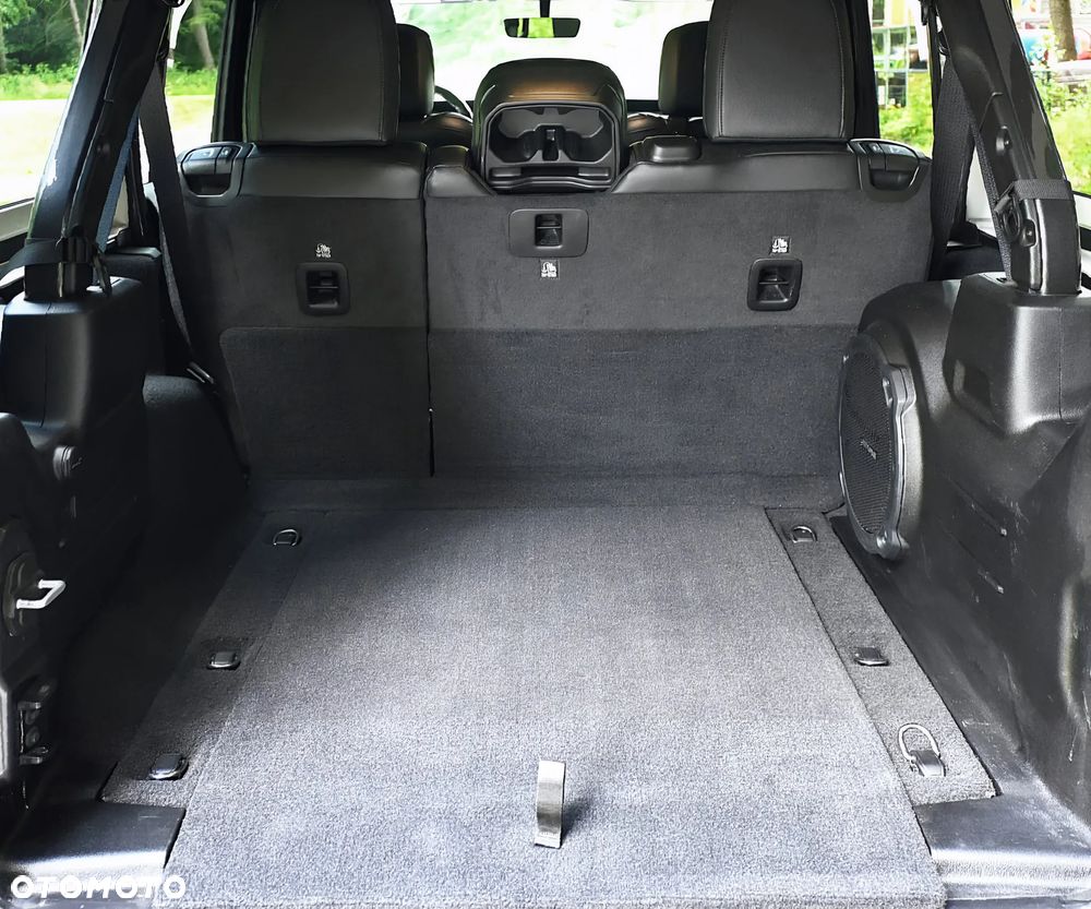 Jeep Wrangler - 10