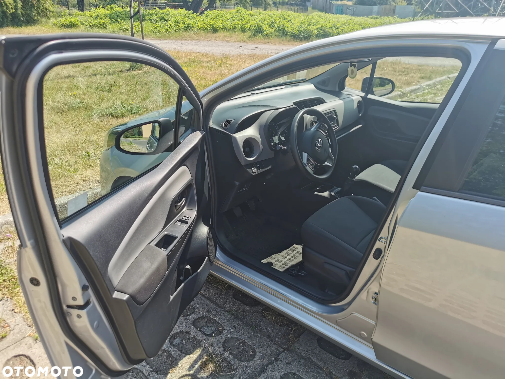 Toyota Yaris 1.5 Active - 11