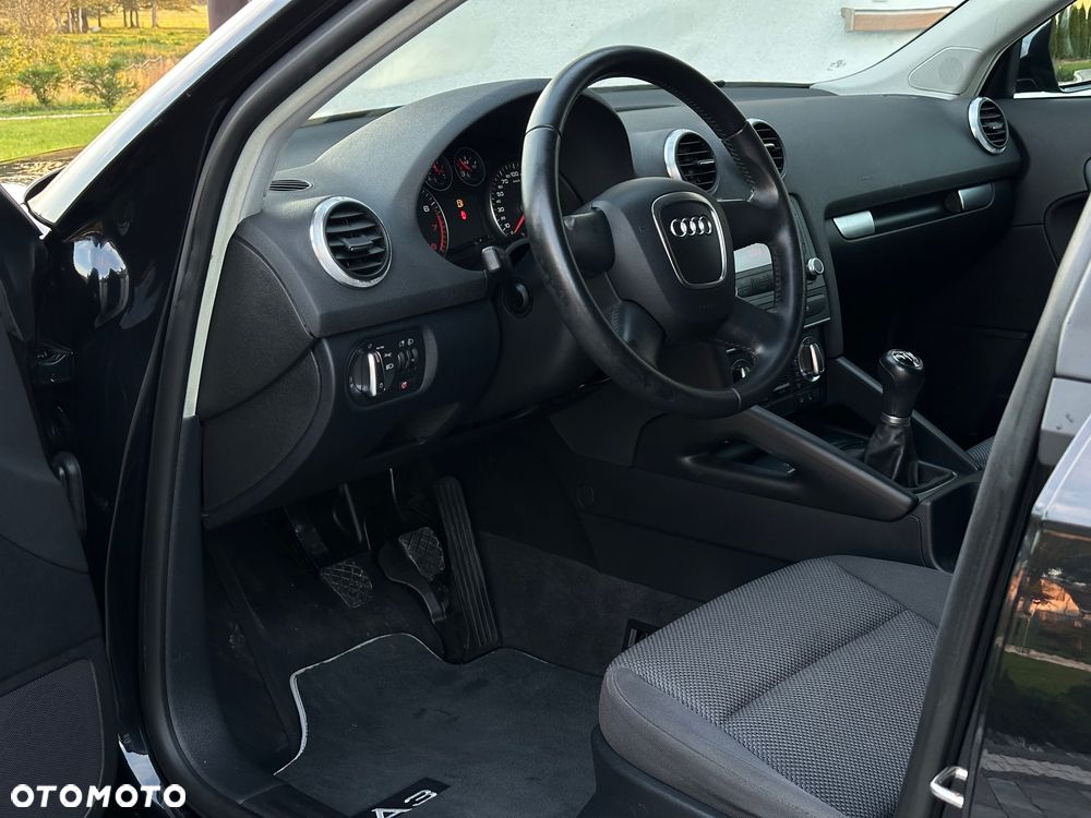 Audi A3 Sportback 1.6 Ambition - 19