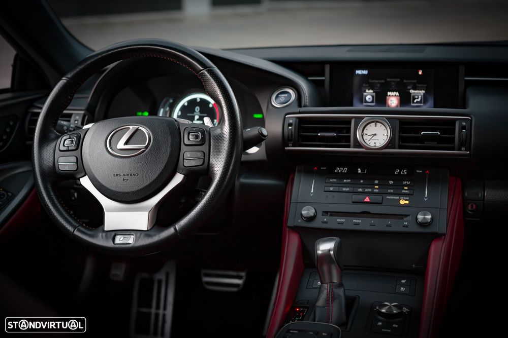 Lexus RC 300h F Sport+ - 39