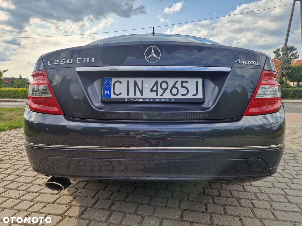 Mercedes-Benz Klasa C 250 CDI 4Matic 7G-TRONIC Avantgarde Edition - 4