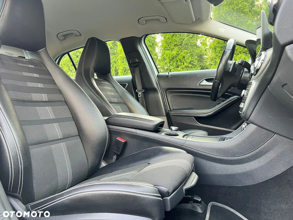 Mercedes-Benz GLA 200 d 7G-DCT Style - 25