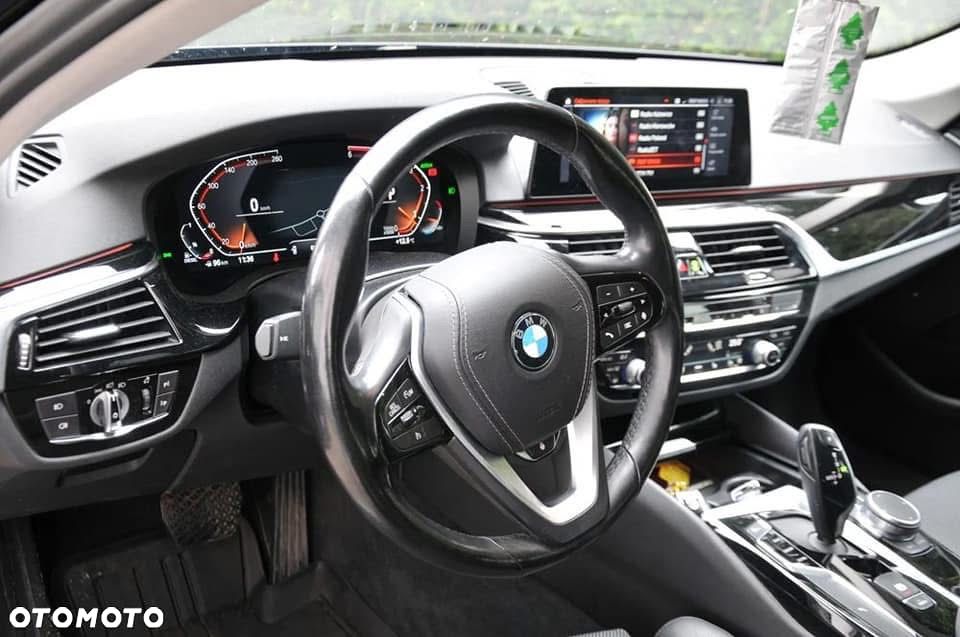 BMW Seria 5 520d xDrive Sport Line - 17