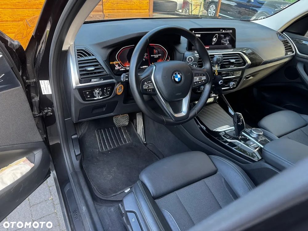 BMW X3 xDrive20d Luxury Line - 23